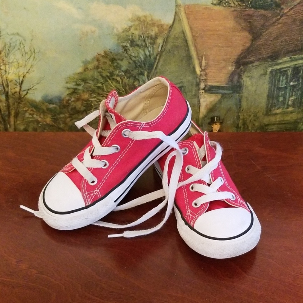 Converse kids size 9 Red